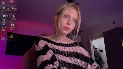 Snapshot of eliza_sadcat chatting on October 14, 8:42 pm Elizabeth online show from October 14, 8:42 pm