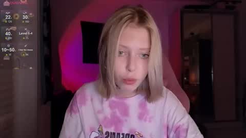 Snapshot of eliza_sadcat chatting on October 22, 4:51 pm Elizabeth online show from October 22, 4:51 pm