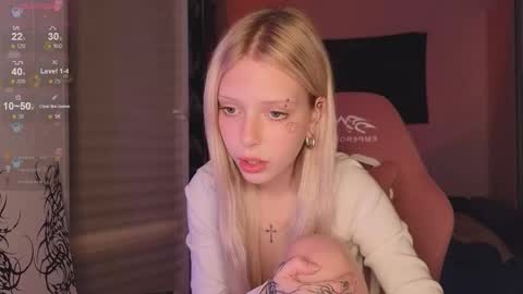 Snapshot of eliza_sadcat chatting on October 25, 8:14 pm Elizabeth online show from October 25, 8:14 pm