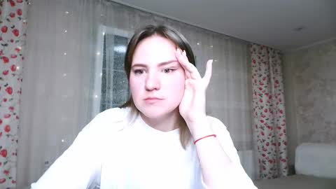 Elizabeth online show from November 16, 1:44 am