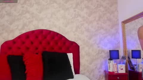 Elizabet Taylor online show from December 2, 10:42 am