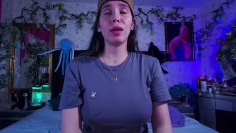 Elizabeth online show from January 16, 10:23 pm