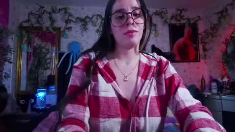 Elizabeth online show from March 10, 8:12 pm