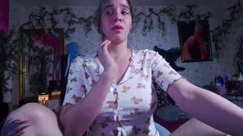 Elizabeth online show from October 11, 9:13 pm