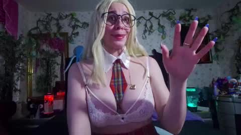 Elizabeth online show from October 25, 10:26 pm