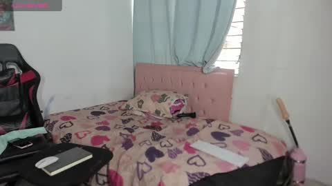 Snapshot of elizabeth_777 chatting on February 20, 8:25 pm elizabeth_777 online show from February 20, 8:25 pm