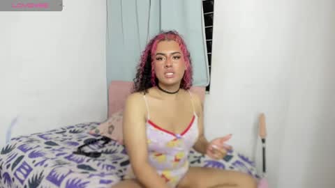 Snapshot of elizabeth_777 chatting on February 25, 12:25 am elizabeth_777 online show from February 25, 12:25 am