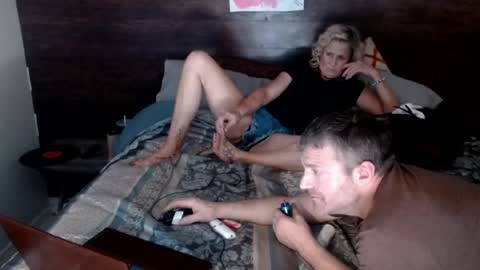 Snapshot of elizabeth_aron chatting on March 7, 8:11 am elizabeth_aron online show from March 7, 8:11 am