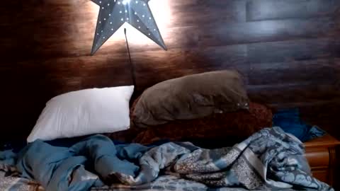 Snapshot of elizabeth_aron chatting on March 21, 10:53 am elizabeth_aron online show from March 21, 10:53 am