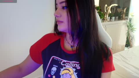 Snapshot of elizabeth_banks21 chatting on April 17, 10:40 am Elezabeth online show from April 17, 10:40 am