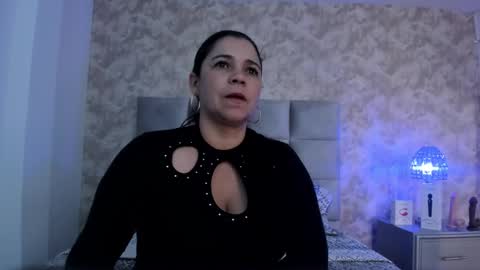 Elizabeth online show from February 2, 8:08 pm