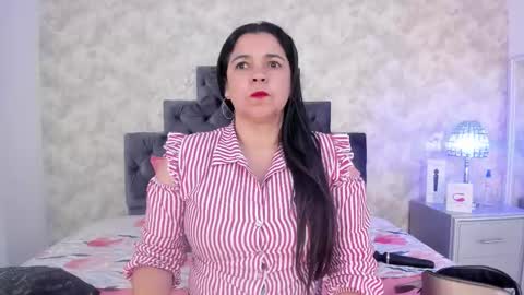 Elizabeth online show from October 16, 10:44 pm