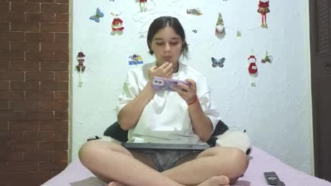 Snapshot of elizabeth_evanz chatting on December 10, 8:38 pm elizabeth online show from December 10, 8:38 pm