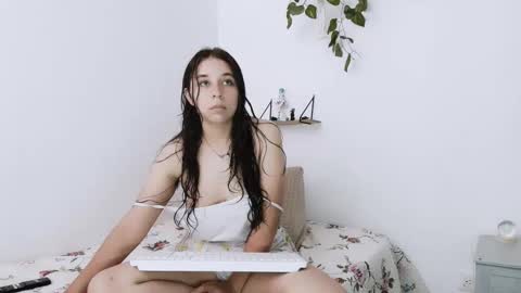 Snapshot of elizabeth_evanz chatting on October 31, 2:18 pm elizabeth online show from October 31, 2:18 pm