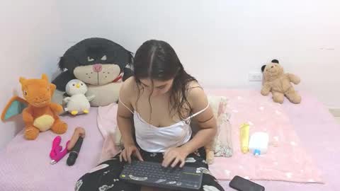 Snapshot of elizabeth_evanz chatting on December 14, 5:18 pm elizabeth online show from December 14, 5:18 pm