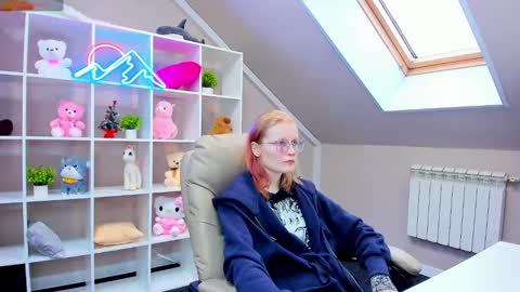 Elizabeth online show from January 3, 7:38 am