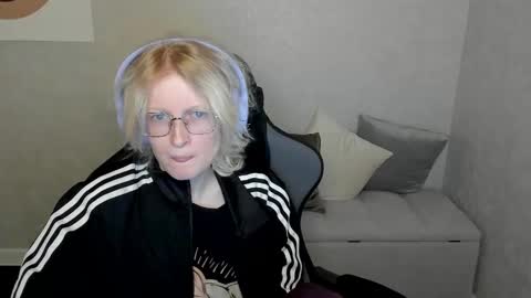 Elizabeth online show from September 9, 1:27 am