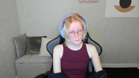 Elizabeth online show from September 24, 2:04 am