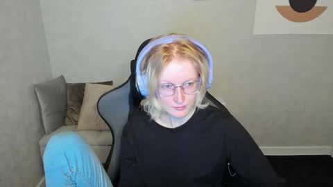 Elizabeth online show from September 25, 1:09 am