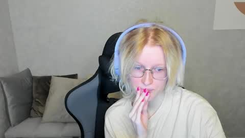 Elizabeth online show from September 27, 1:21 am