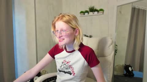 Elizabeth online show from October 31, 9:21 am