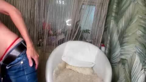 elizabeth_hottt online show from June 8, 9:42 am