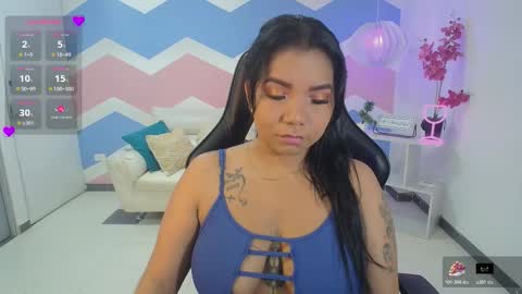 Snapshot of elizabeth_suan_ chatting on March 22, 11:35 am Elizabeth online show from March 22, 11:35 am