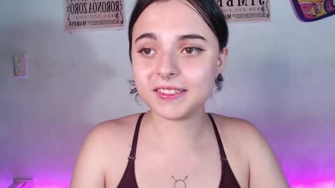 Elizabeth Taylor online show from January 3, 12:22 am