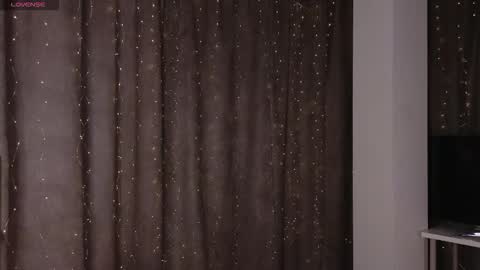 Elizabeth online show from November 15, 1:03 am