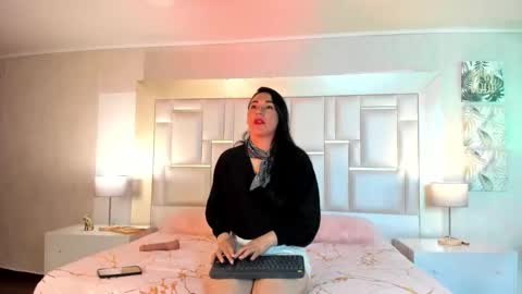 Snapshot of elizabethbennett_l chatting on November 29, 7:39 pm elizabth online show from November 29, 7:39 pm