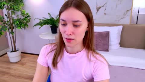 Snapshot of elizabethcash chatting on November 15, 4:14 pm Elizabeth online show from November 15, 4:14 pm