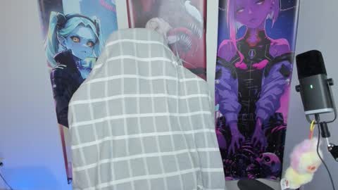 Snapshot of elizabethflowerr chatting on December 2, 1:55 am Eli online show from December 2, 1:55 am