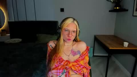 elizabethh_brown online show from February 4, 6:58 pm