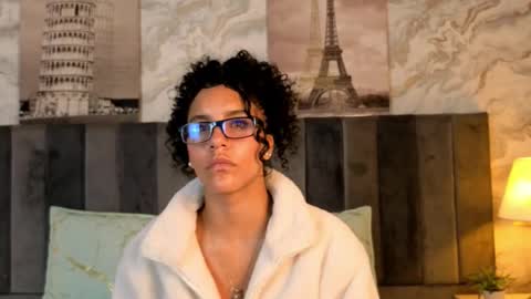 Snapshot of elizabethswift chatting on March 18, 12:08 pm elii online show from March 18, 12:08 pm