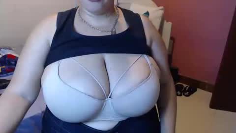 Elizabeth online show from January 11, 10:18 pm