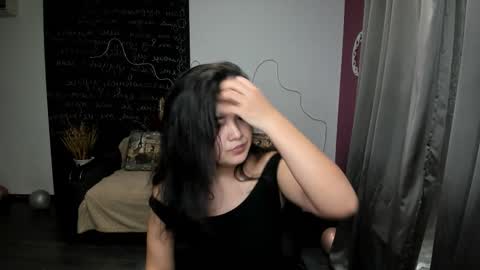 Snapshot of elizabethvamp chatting on March 18, 6:44 pm Elizabeth online show from March 18, 6:44 pm