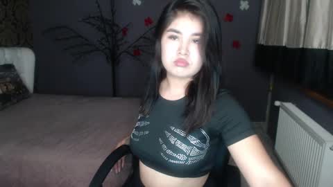 Snapshot of elizabethvamp chatting on April 4, 5:43 pm Elizabeth online show from April 4, 5:43 pm