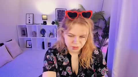 Elizabeth online show from May 7, 5:24 am