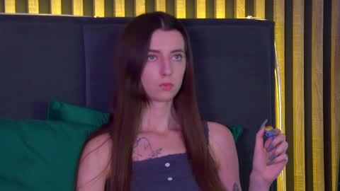 Snapshot of elizabetwilsoon chatting on January 16, 8:22 am Elizabet online show from January 16, 8:22 am