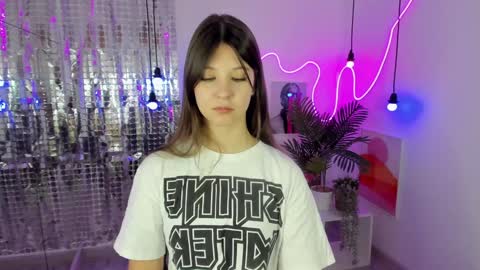 Eliza online show from December 5, 4:12 pm