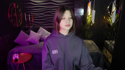 Eliza online show from December 18, 12:40 pm