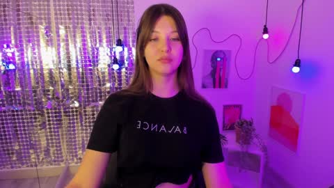 Eliza online show from December 20, 4:46 pm