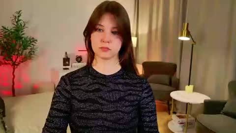 Snapshot of elizamild chatting on June 17, 1:45 pm Eliza online show from June 17, 1:45 pm