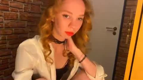 Snapshot of elizastorm chatting on June 4, 7:36 am Eliza online show from June 4, 7:36 am