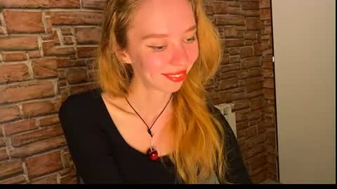 Snapshot of elizastorm chatting on June 13, 7:23 pm Eliza online show from June 13, 7:23 pm