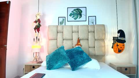 Eliza online show from October 27, 11:58 am