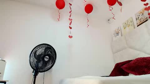 Snapshot of elizawiliamst chatting on February 28, 11:55 am Eliza online show from February 28, 11:55 am