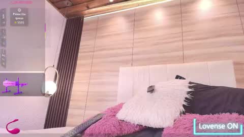 Snapshot of elizbeth_777 chatting on May 6, 3:02 am elizbeth_777 online show from May 6, 3:02 am