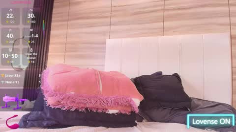 Snapshot of elizbeth_777 chatting on May 16, 3:47 am elizbeth_777 online show from May 16, 3:47 am