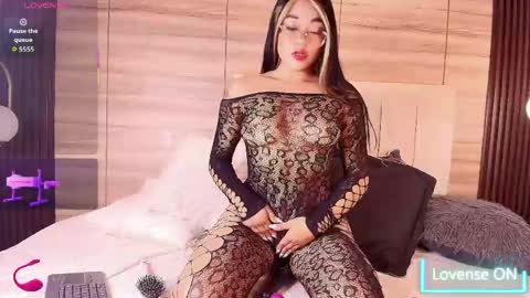Snapshot of elizbeth_777 chatting on June 2, 3:08 am elizbeth_777 online show from June 2, 3:08 am